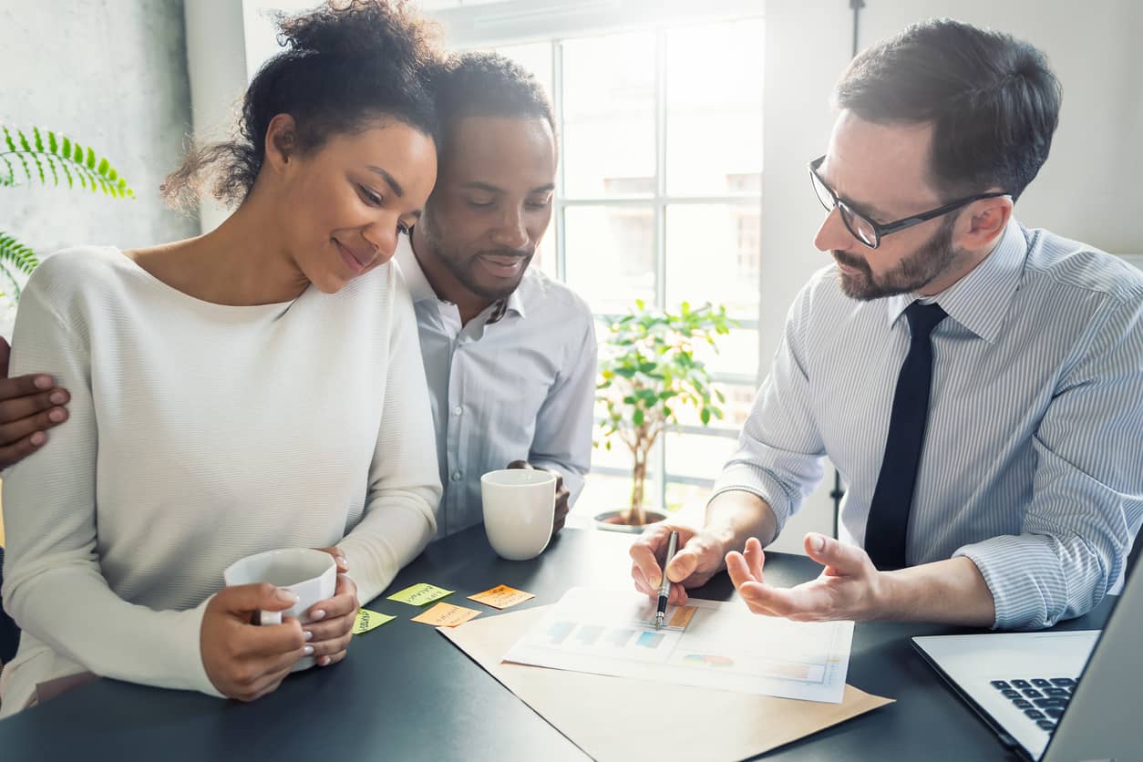 Why Homebuyers Trust Mortgage Brokers in Lethbridge